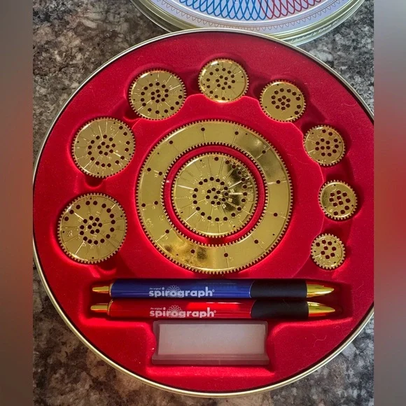 Spirograph Die-Cast Collector's Set - Picture 3 of 6